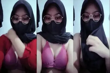 Bokep Jilbab Kacamata Toge Live Barbar WOT Hot